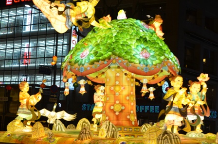 Lotus Lantern float (8)