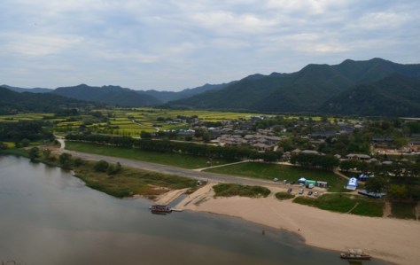 Andong Hahoe Maeul cliffside view