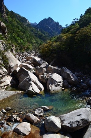Seoraksan day 2 Bisondae sunny valley