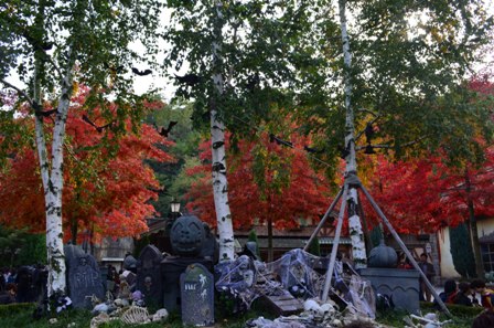 Halloween Korea Everland graveyard decorations