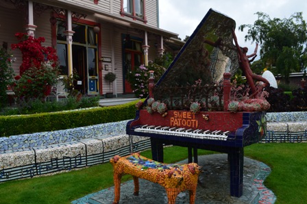 Akaroa Giant's House-4