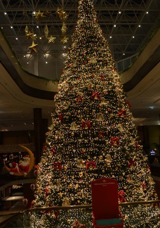 Holidays Seoul Hilton Hotel Christmas tree